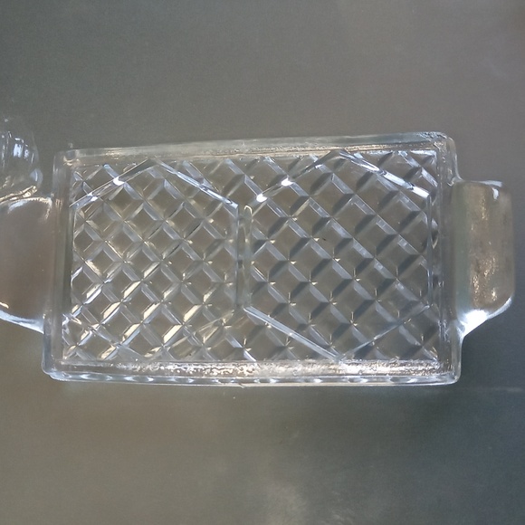 Vintage glass salt and pepper shakers with mini glass tray. - Picture 5 of 9